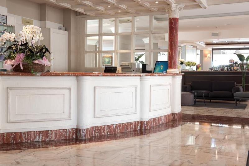 Hotel Cambridge - Lobi