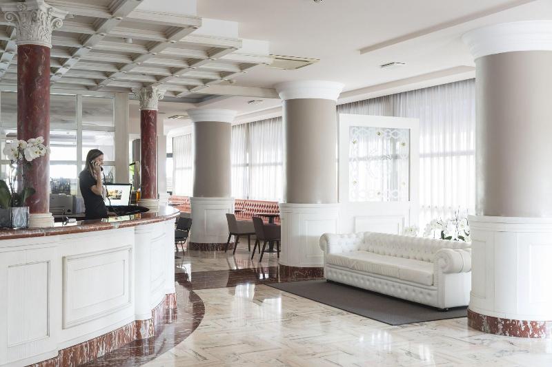 Hotel Cambridge - Lobi