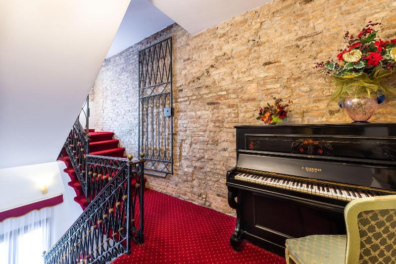 A Tribute To Music - Aktivite