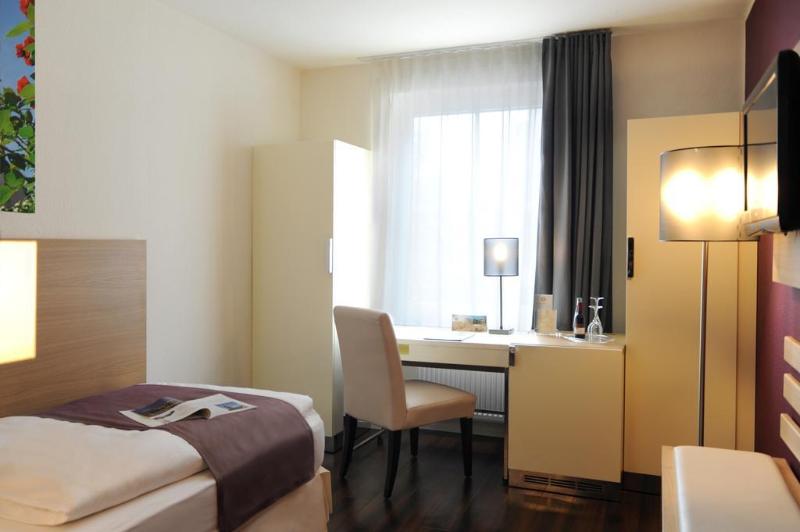 Hotel Goldener Knopf - Genel