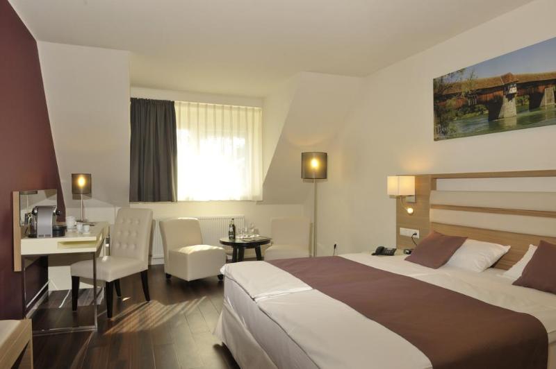 Hotel Goldener Knopf - Genel