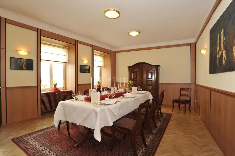 Hotel Goldener Knopf - Genel