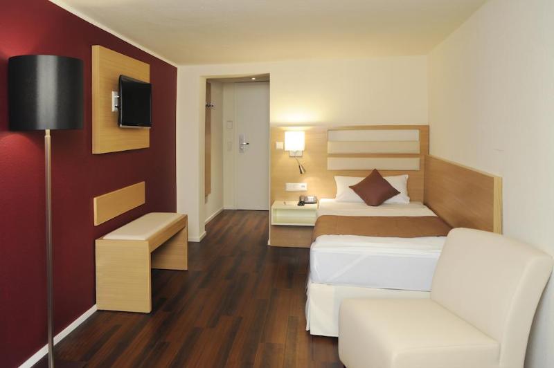 Hotel Goldener Knopf - Genel