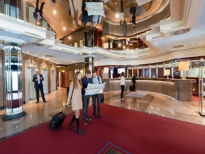 Maritim Hotel München - Lobi