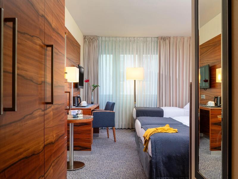Maritim Hotel München - Oda
