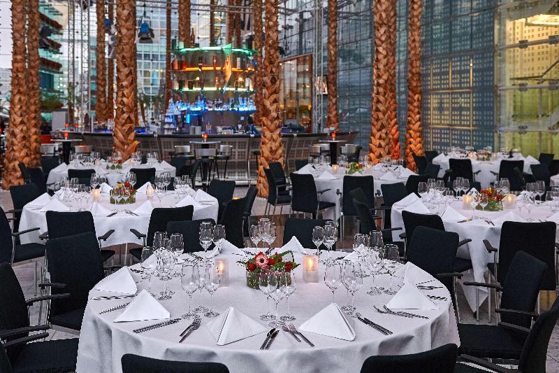 Hilton Munich Airport - Lobi