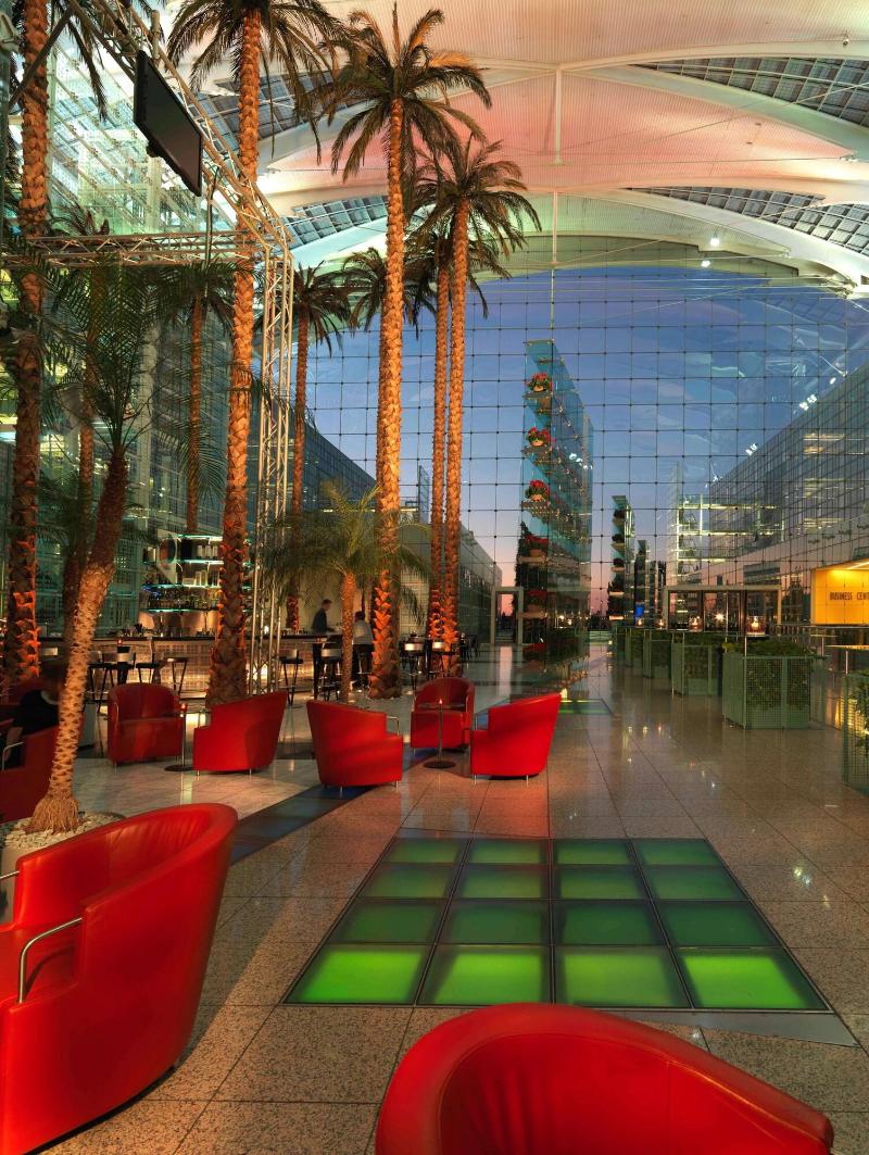 Hilton Munich Airport - Lobi