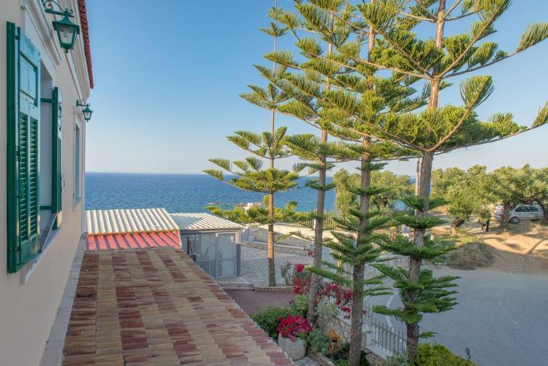 Balcony - Genel