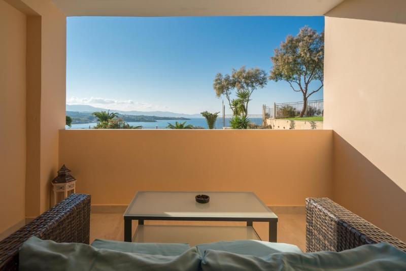 Balcony - Genel