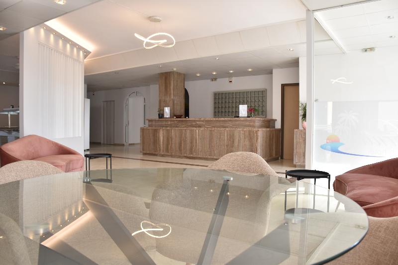 California Beach Hotel - Adults Only - Lobi