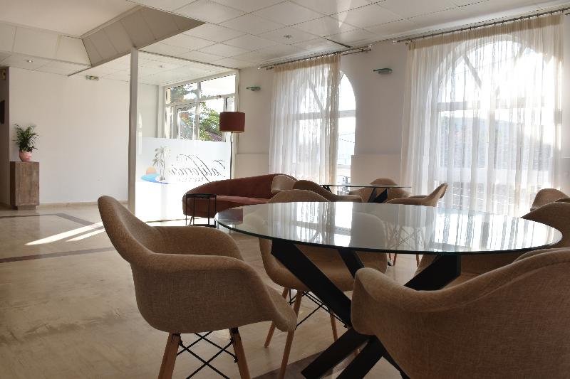 California Beach Hotel - Adults Only - Lobi