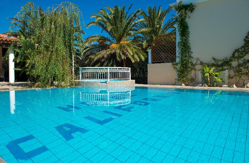 California Beach Hotel - Adults Only - Havuz