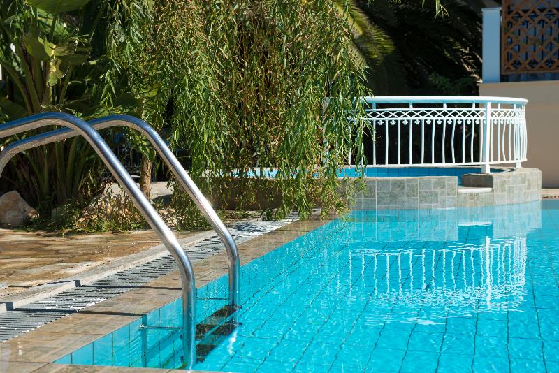 California Beach Hotel - Adults Only - Havuz