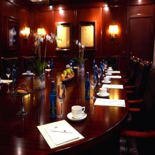 Renaissance Hamburg Hotel fotoÄŸrafÄ±