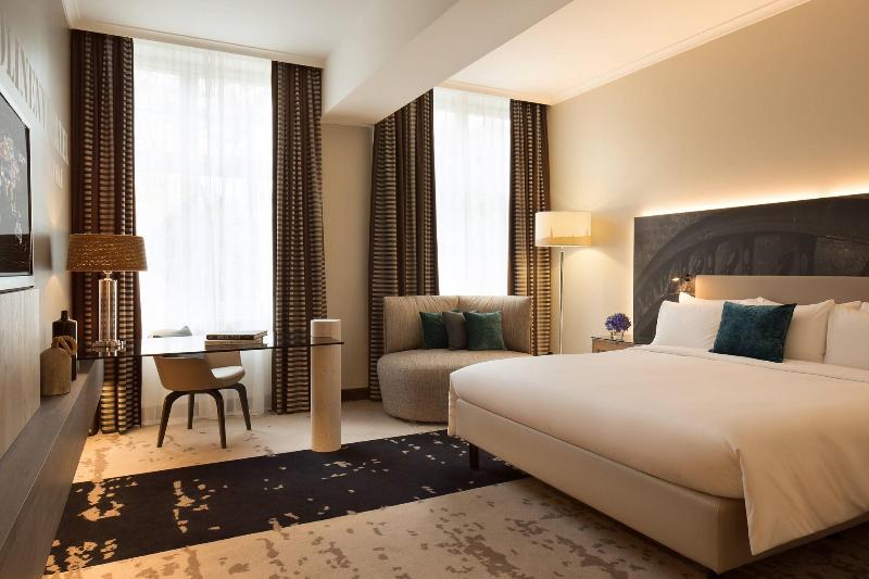 Renaissance Hamburg Hotel - Oda