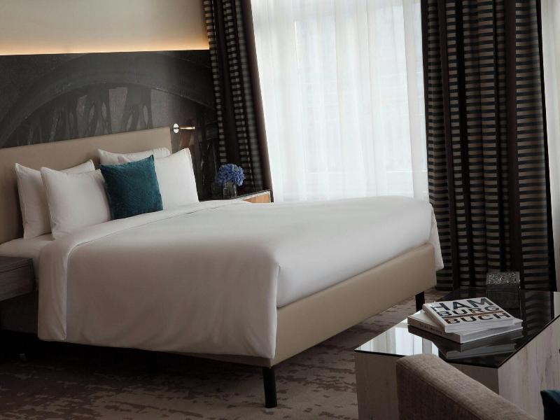 Renaissance Hamburg Hotel - Oda