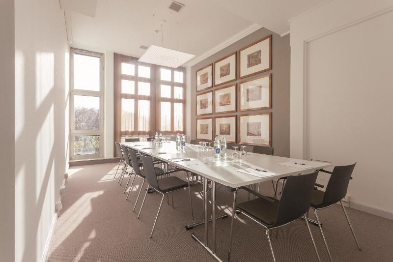 EMA House Zurich Suite - Toplantı