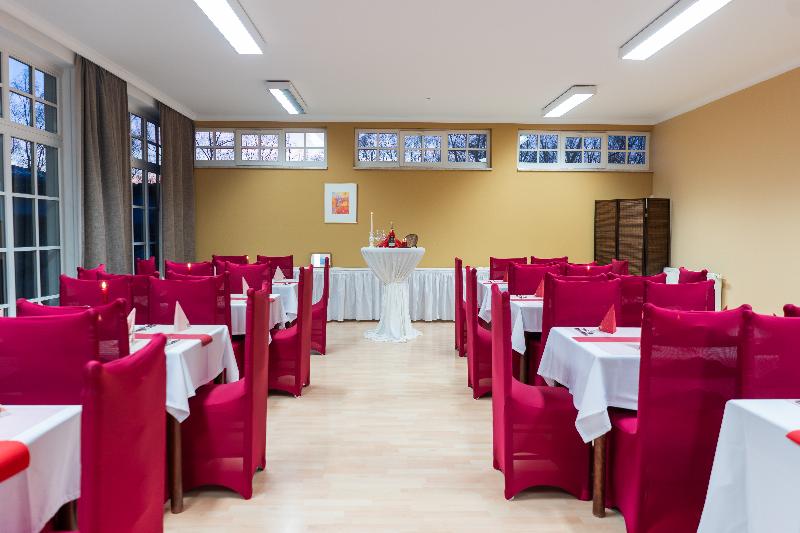 Kains Hof - Toplantı
