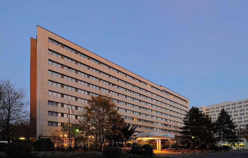 Radisson Blu Conference Hotel Düsseldorf - Genel