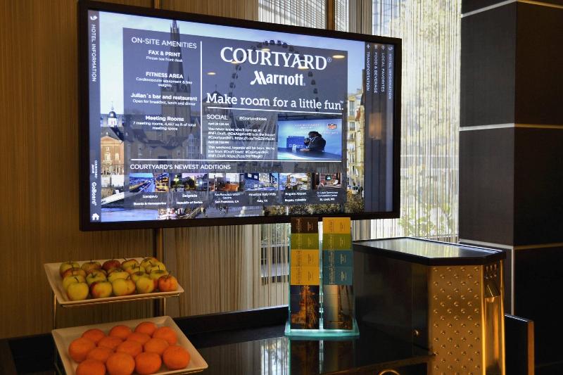Courtyard Duesseldorf Seestern - Genel
