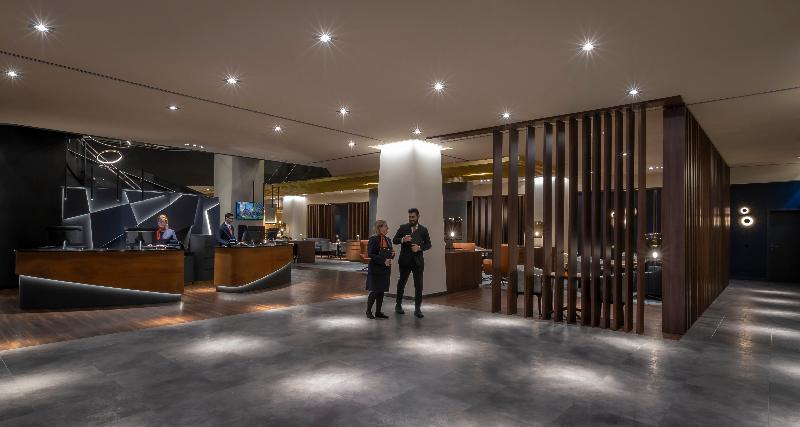 Clayton Hotel Düsseldorf - Lobi