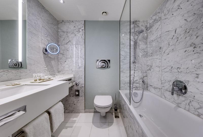 Clayton Hotel Düsseldorf - Oda