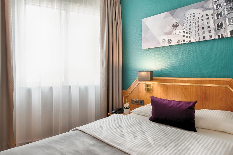 Leonardo Hotel Dusseldorf City Center - Oda