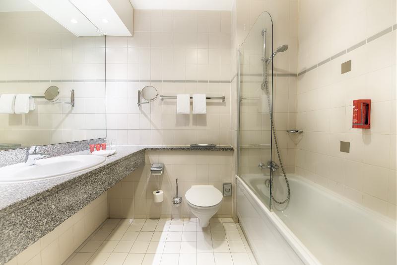 Leonardo Hotel Dusseldorf City Center - Oda