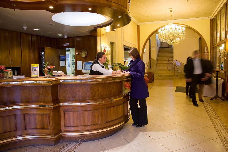 Hotel Monopol - Central Station - Lobi