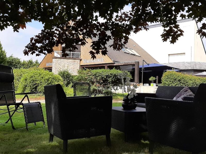 Logis Hôtel les Dineux Village - Genel
