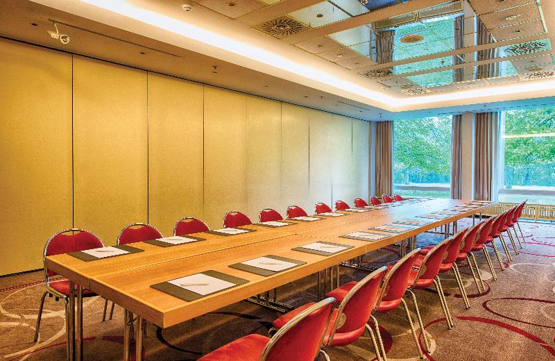Leonardo Hotel Frankfurt City South - Toplantı