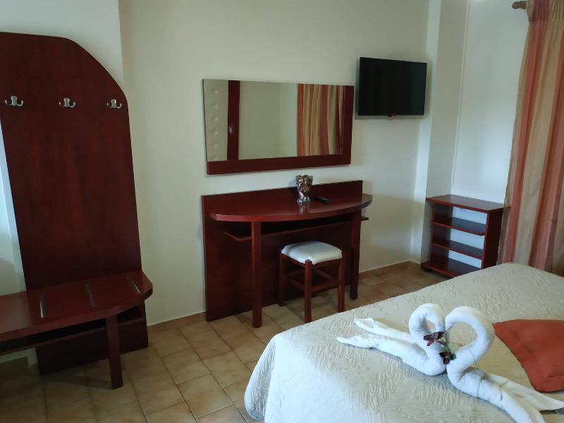 Eleni's Garden & Castello Suites - Oda