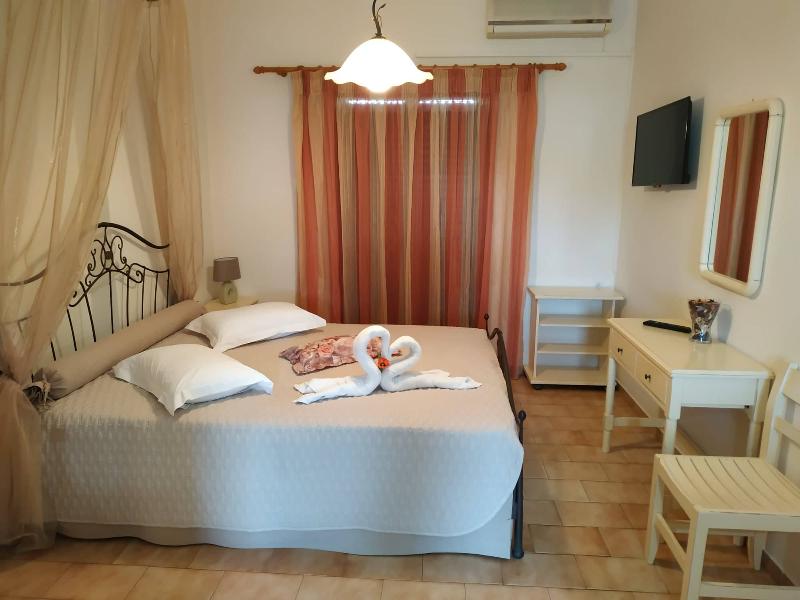 Eleni's Garden & Castello Suites - Oda
