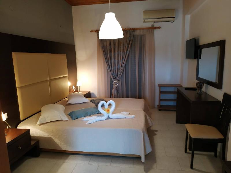 Eleni's Garden & Castello Suites - Oda