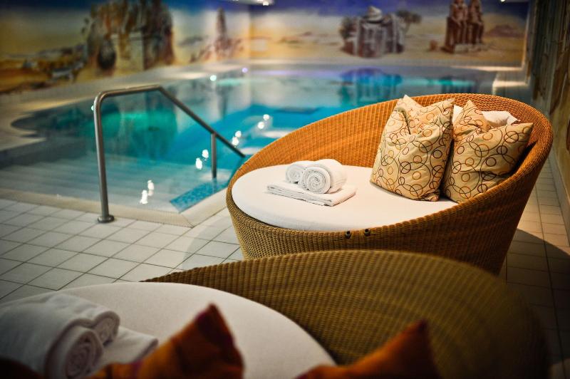 Romantik Hotel Julen - Havuz