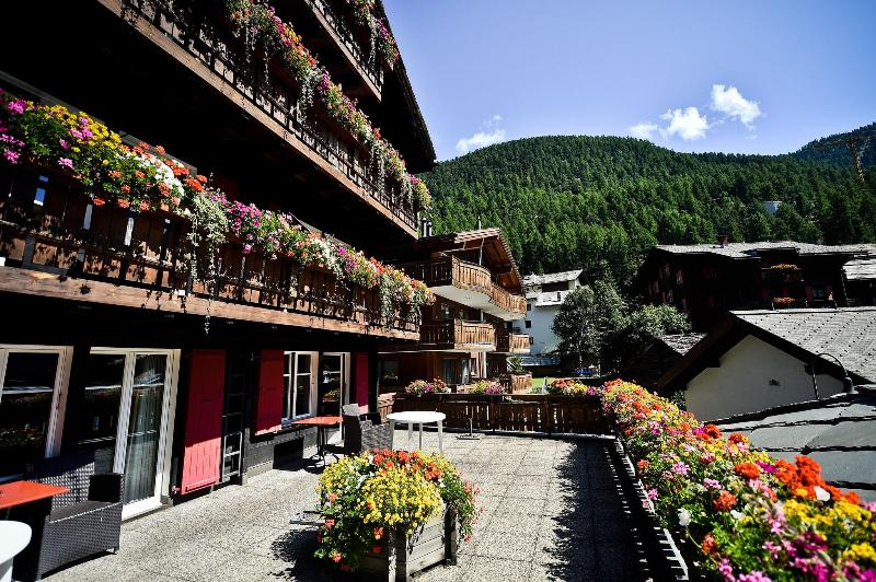 Romantik Hotel Julen - Teras