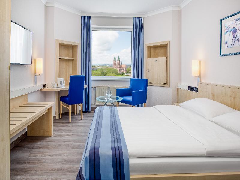 Hotel Freiburg City Center by Leonardo Hotels - Oda