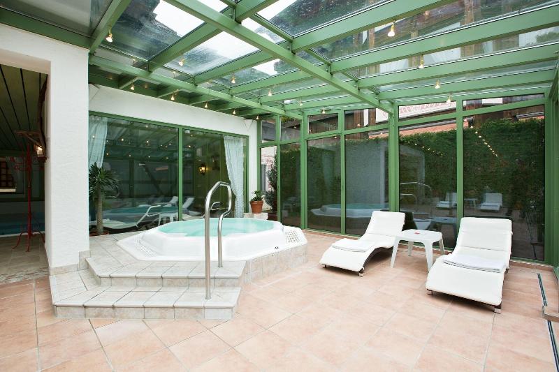 HENRI Country House Alpen Boutique Hotel - Havuz