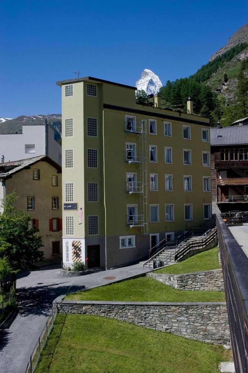 Le Petit Hotel - Genel