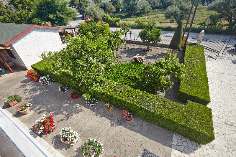 Pettas Apartments - Genel