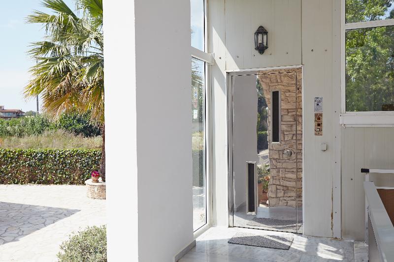 Pettas Apartments - Genel