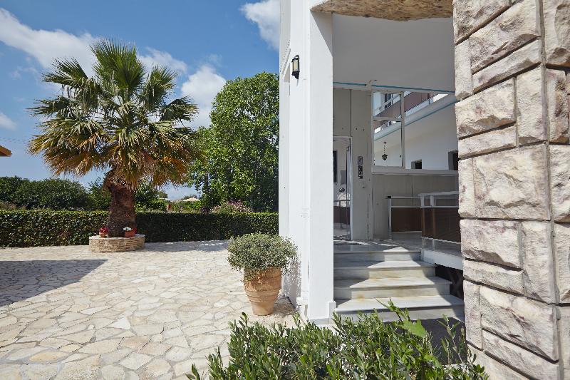 Pettas Apartments - Genel