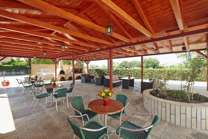 Pettas Apartments - Genel
