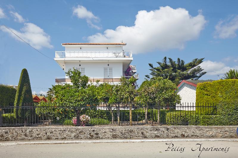 Pettas Apartments - Genel