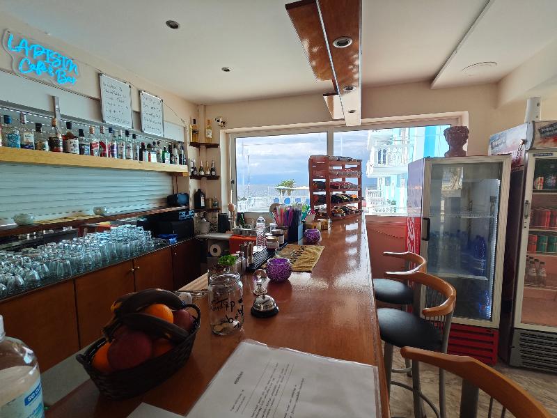 Clear Horizon - Bar