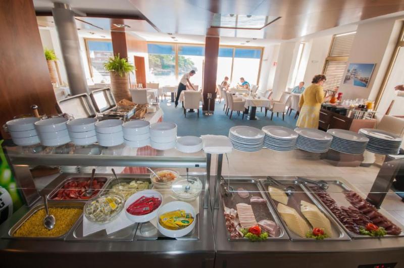 Bozava - Maxim - Restoran