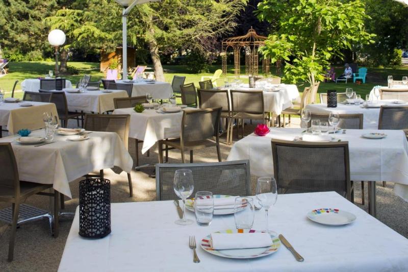 Logis Le Dracy Hôtel & spa - Lobi