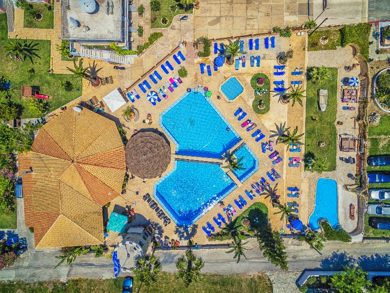 Antonis Apartments Pool Bar - Genel