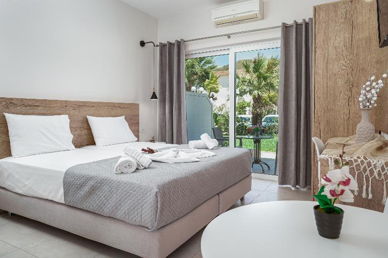 Antonis Apartments Pool Bar - Oda