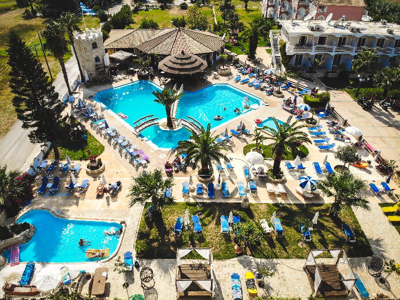 Antonis Apartments Pool Bar - Havuz